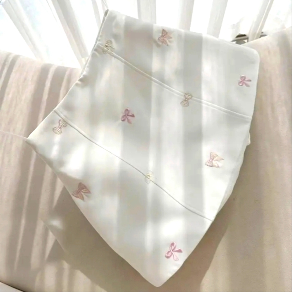 Chouchou  White Skirt with Pink Accents